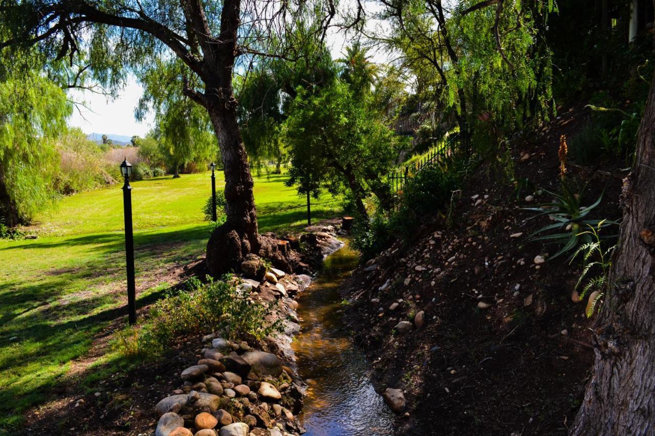 Riverside Guest Lodge Oudtshoorn Exteriör bild