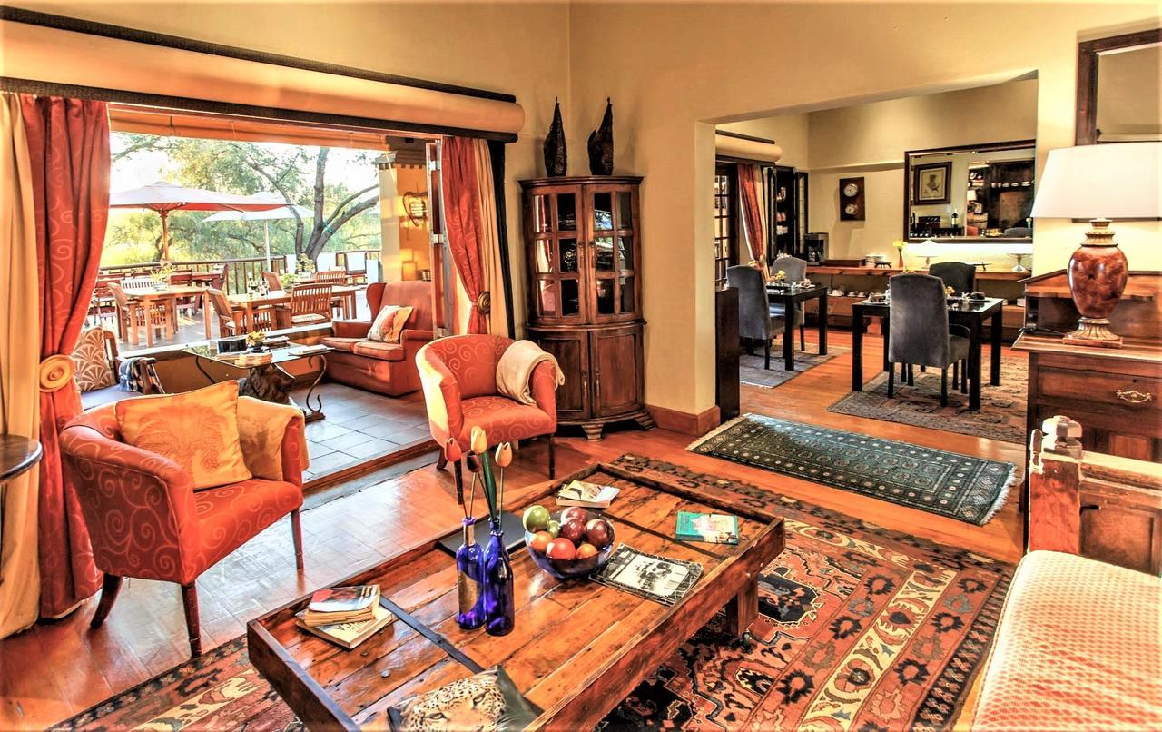 Riverside Guest Lodge Oudtshoorn Exteriör bild