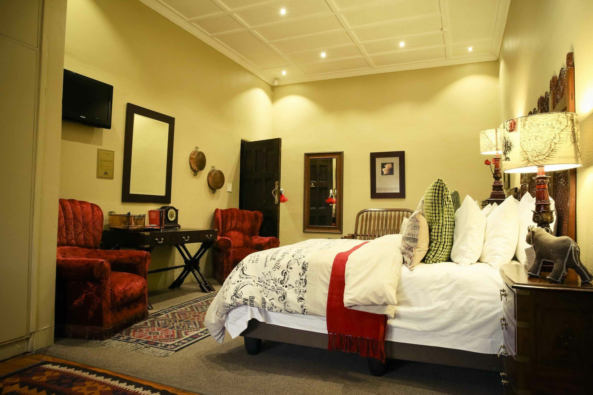 Riverside Guest Lodge Oudtshoorn Exteriör bild