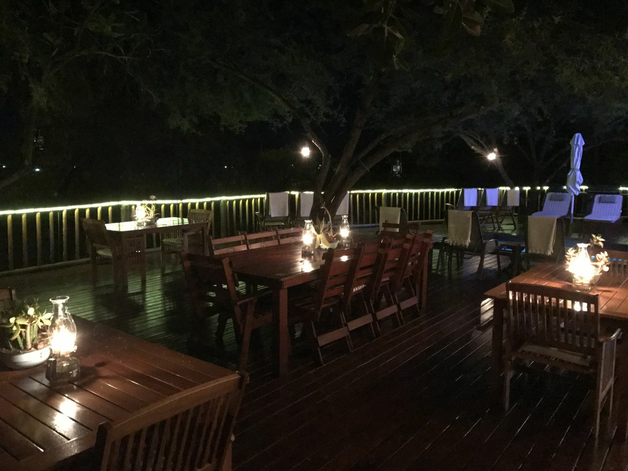 Riverside Guest Lodge Oudtshoorn Exteriör bild